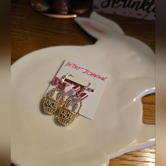 Betsey Johnson Gold Tone Rabbit Ears Easter Basket Drop Earrings Pink Bow NWT - Picture 8 of 14